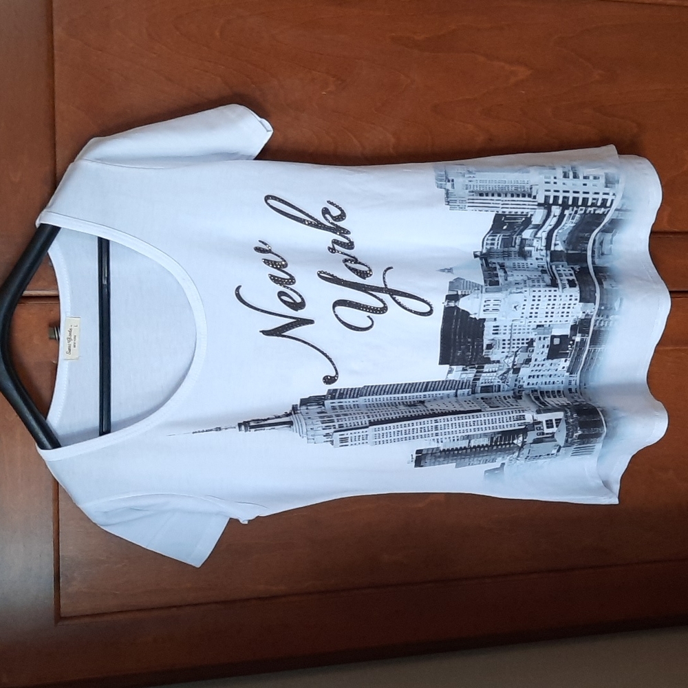 TEE SHIRT
